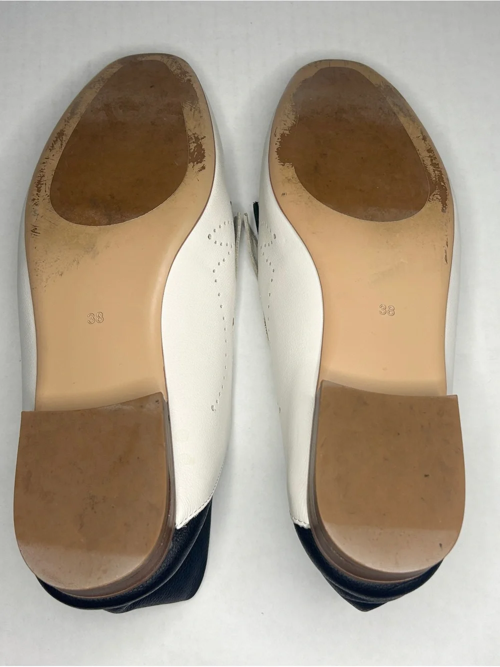 About Arianne Women's Size 8 White & Black Fringe Leather Loafers